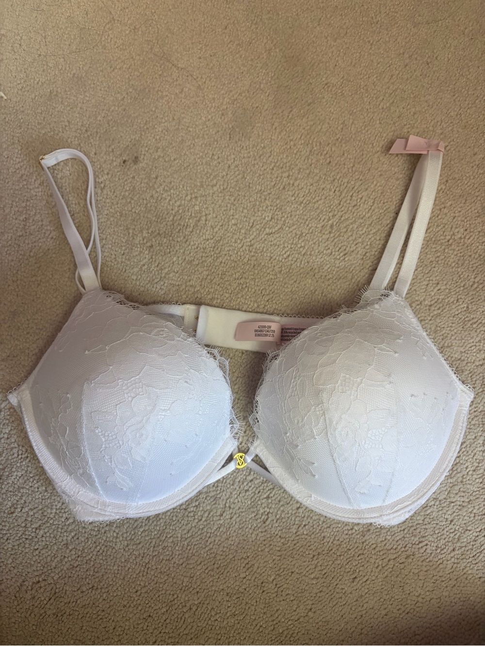 Victoria Secret White Lace Push-Up Bra with Adjustable Straps